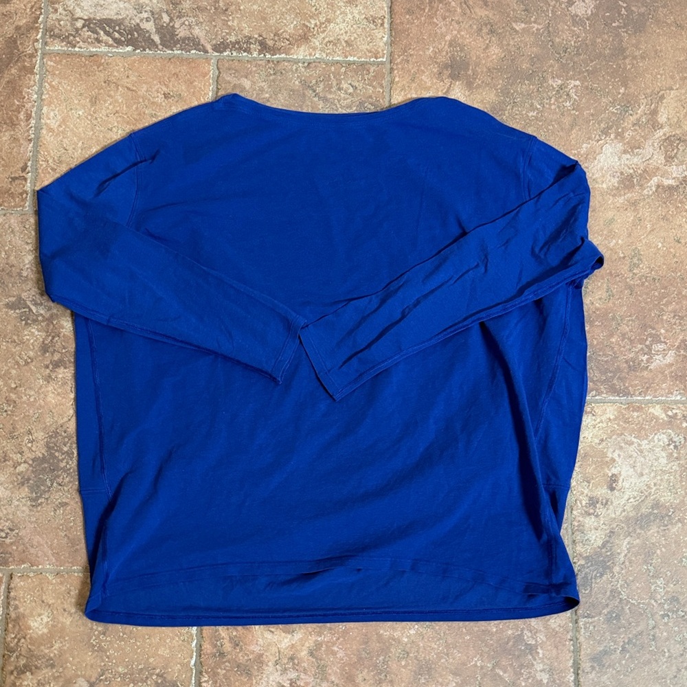 Luluemon back in action size 6 excellent condition